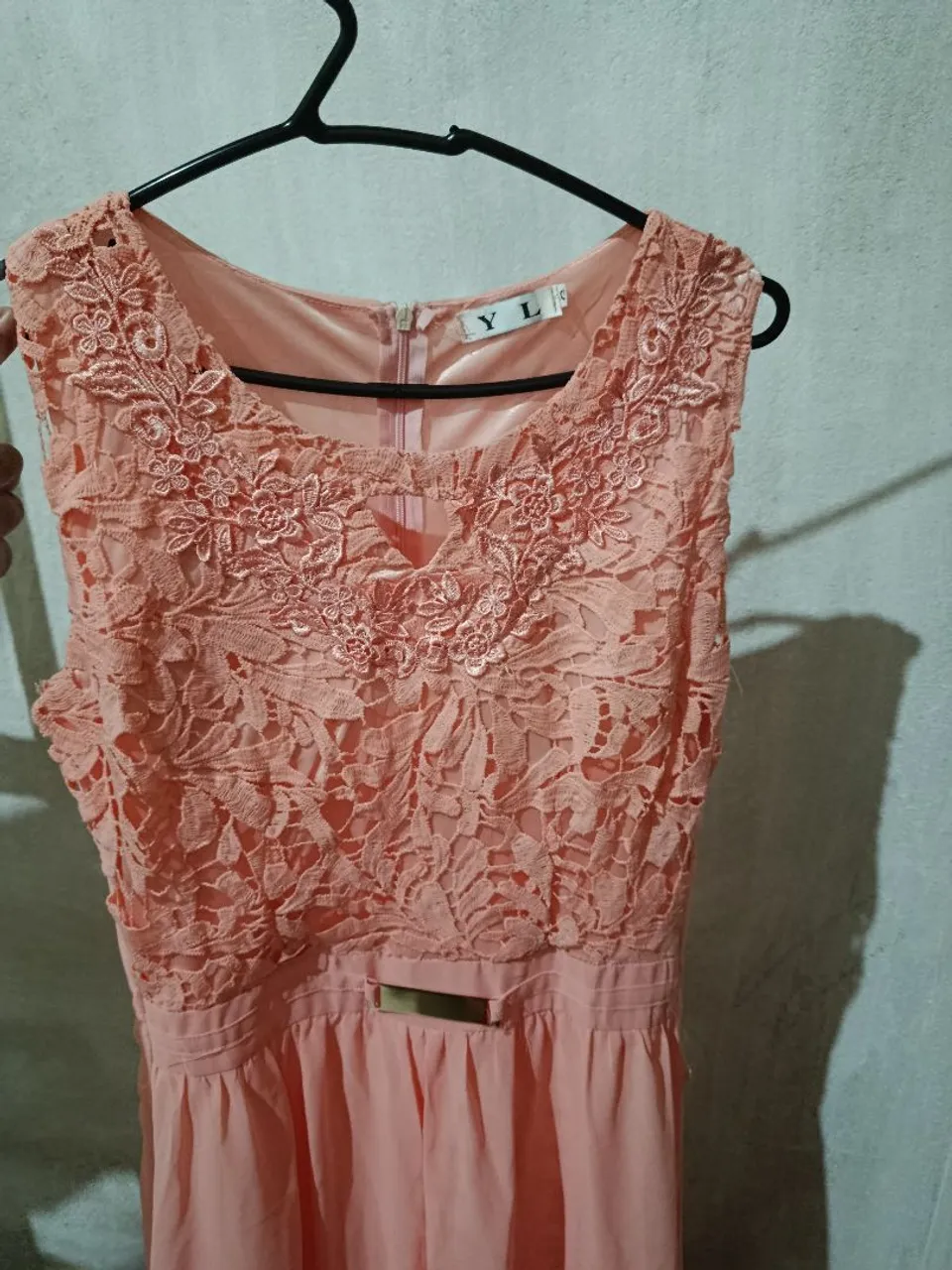 Vestido de renda rosa elegante