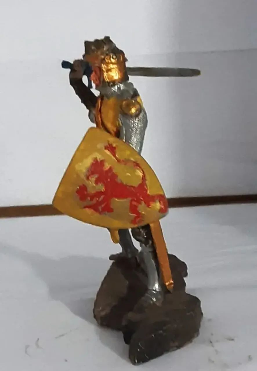 Cavaleiro Medieval Escudo E Espada - Foto 3