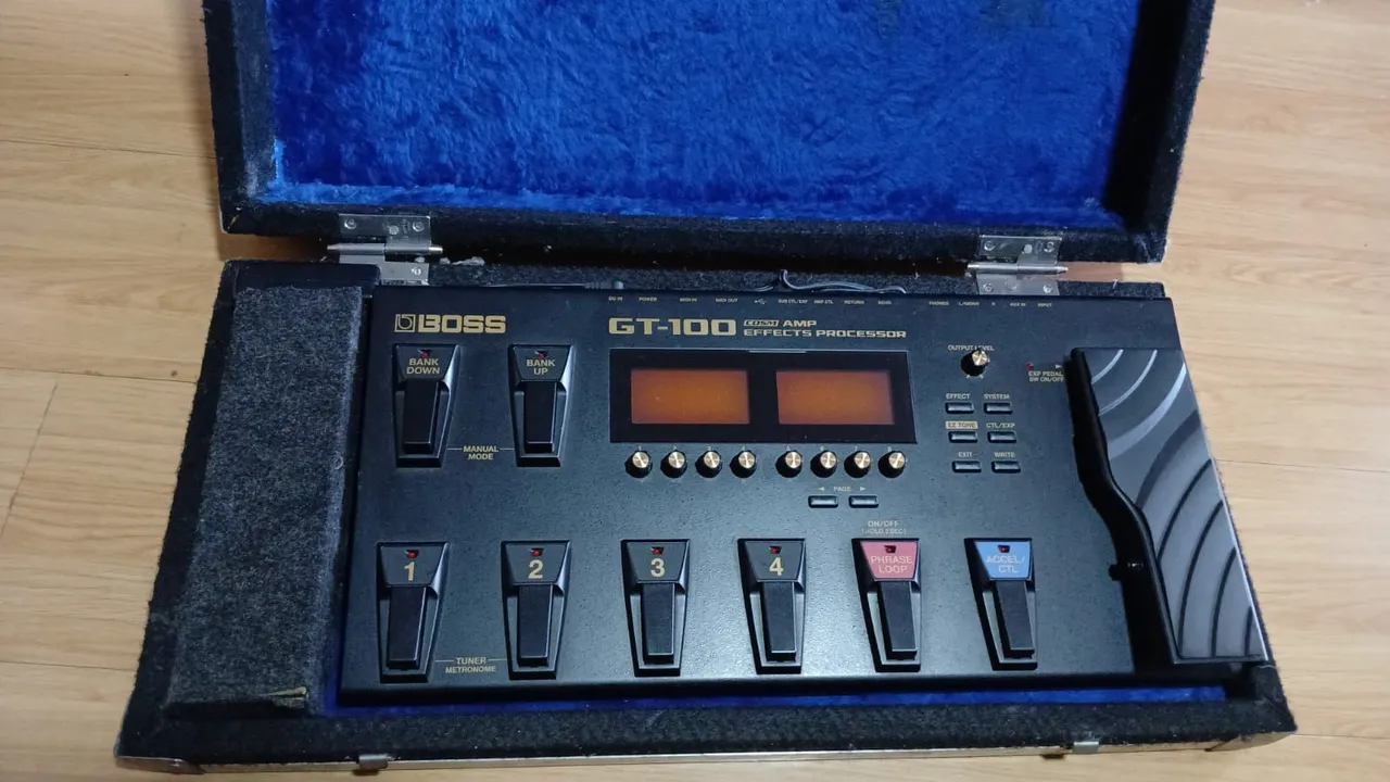 Boss GT-100 COSM Amp Effects Processor