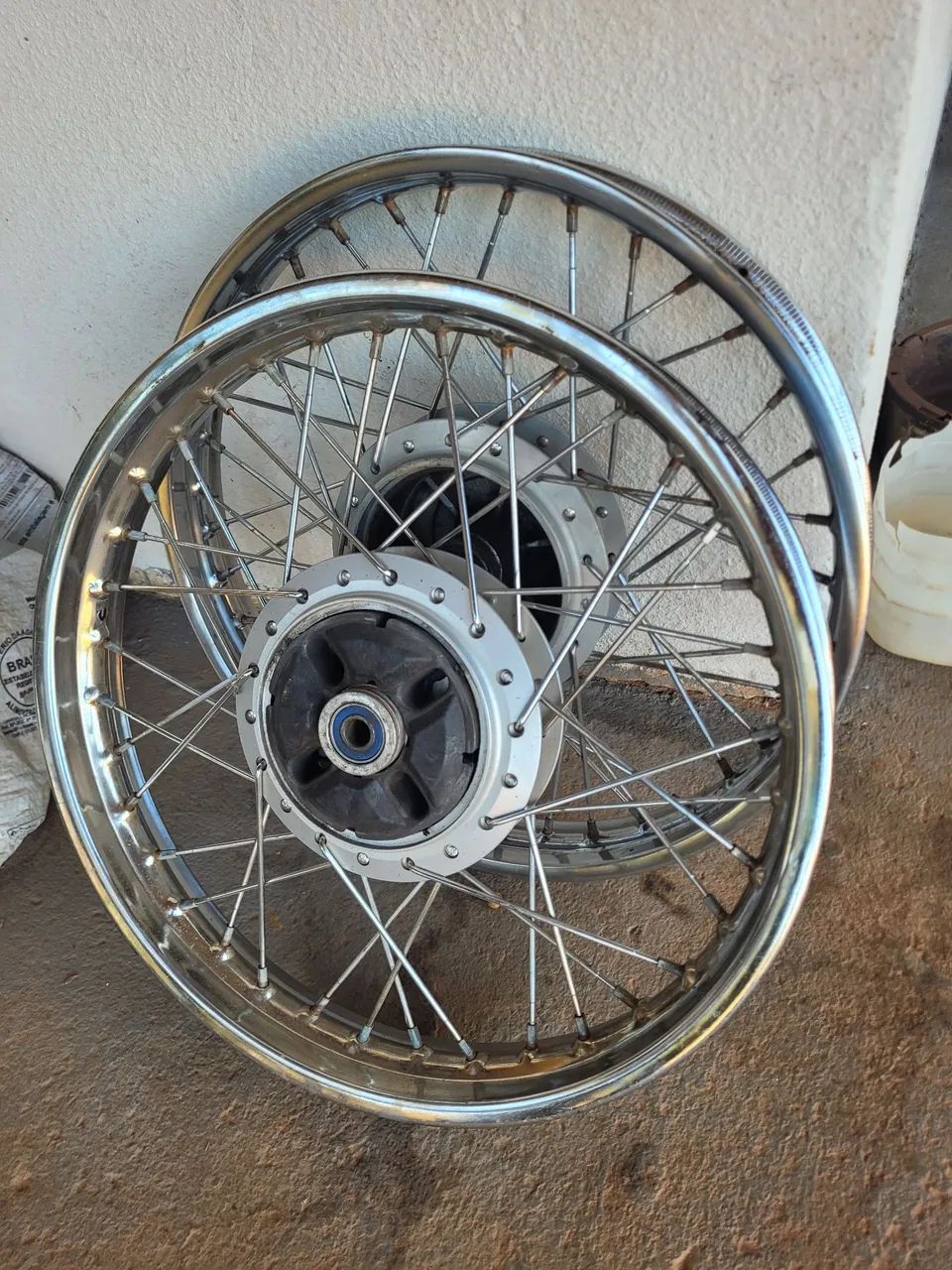 Jogo de Roda de moto simi nova - Foto 4