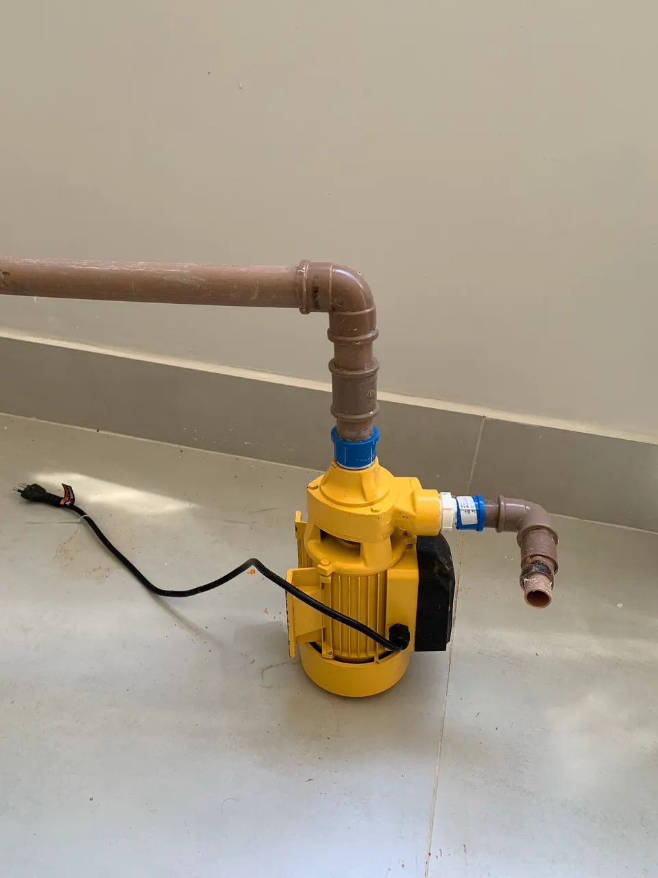 Bombaw d?Água Elétrica - Em Bom Estado Vendo bomba d?água elétrica