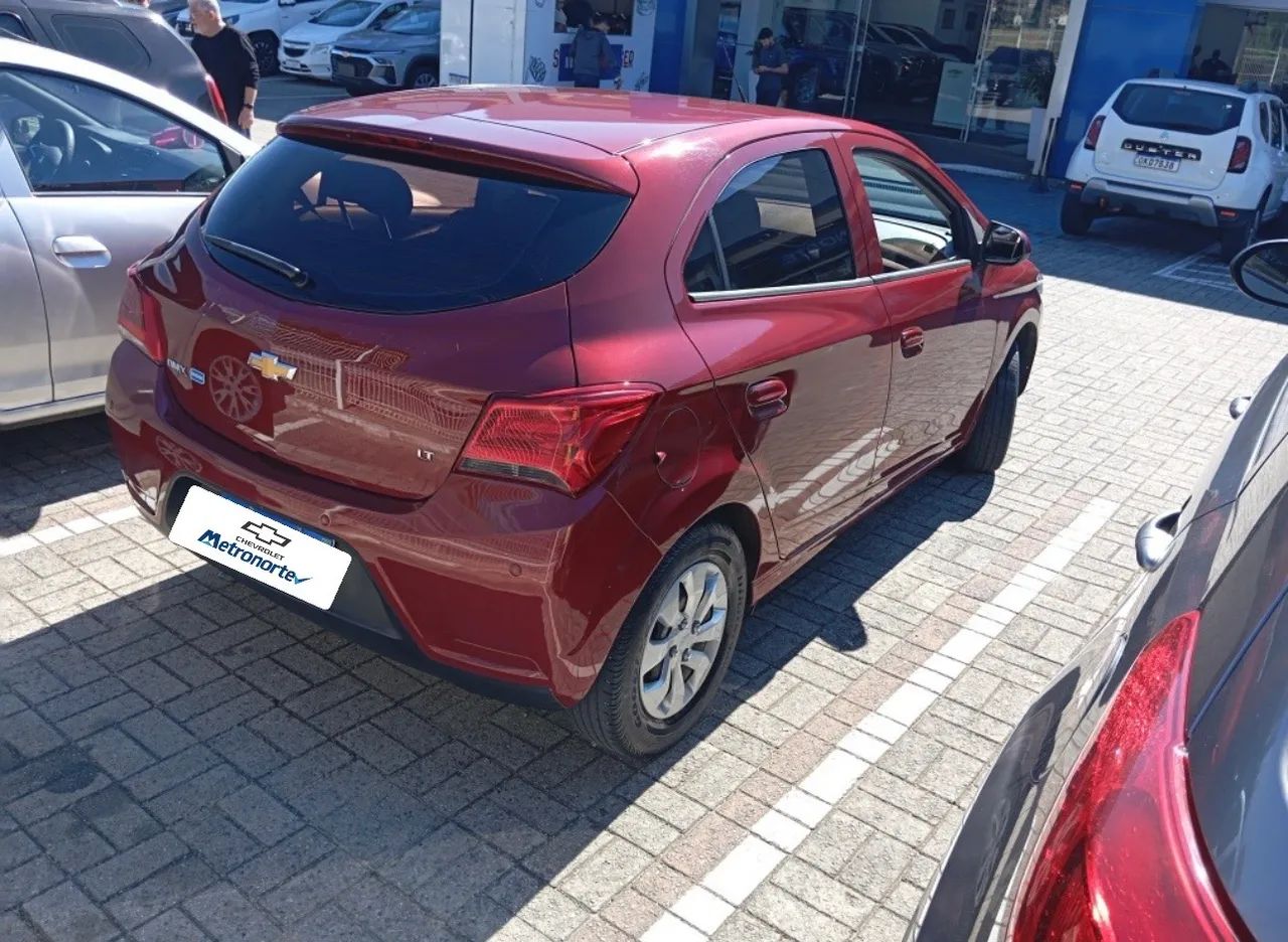 Chevrolet Onix Hatch LT 1.0 8V Flex Mec. 4P 2018 - Foto 3