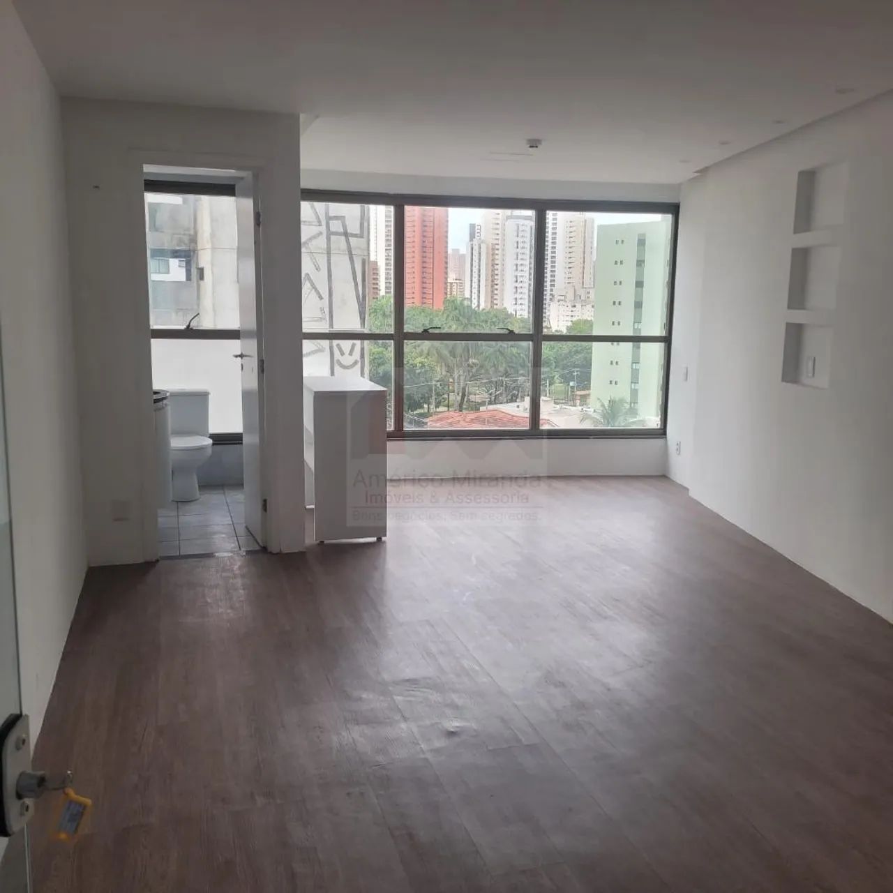 Sala/Casa Comercial à Venda em Parnamirim