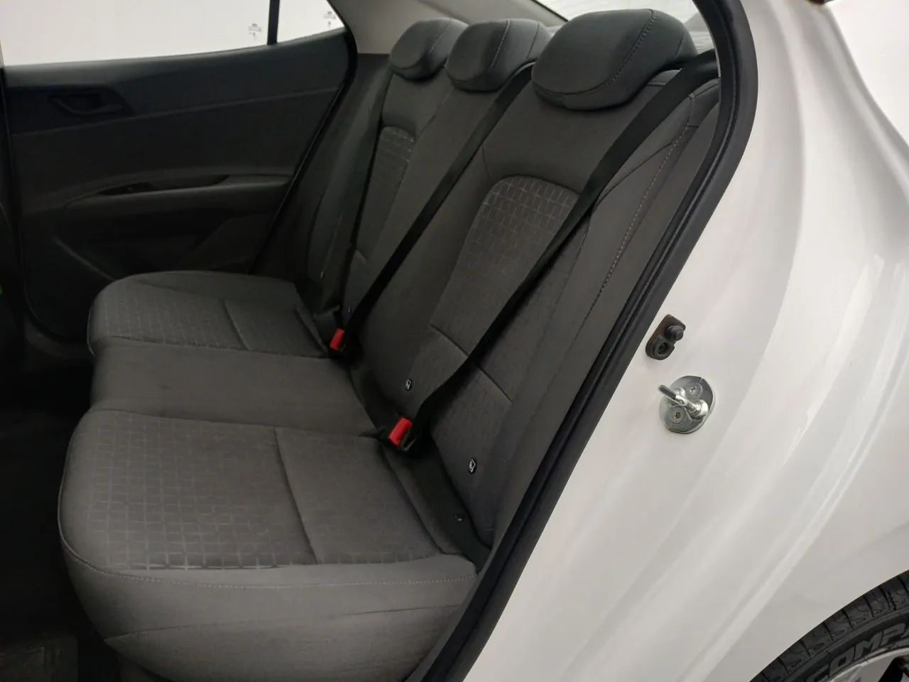 Hyundai HB20S Limited 1.0 TB Flex 12V Aut., foto 17 de 18