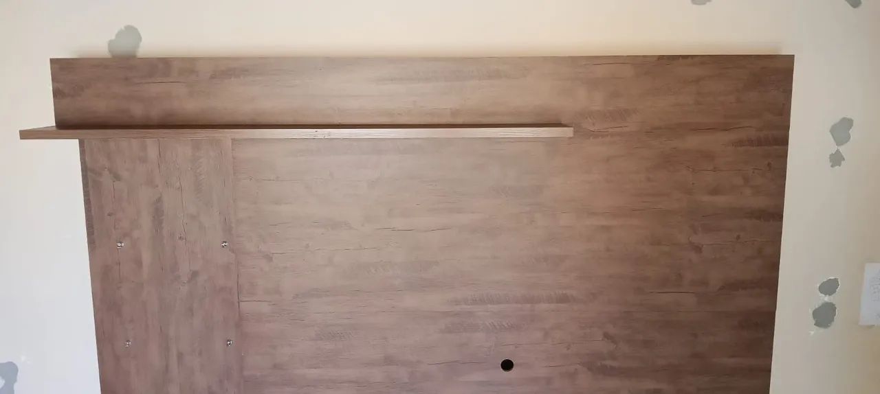 Rack com painel para TV, amplo e funcional, amadeirado em dois tons - Foto 3