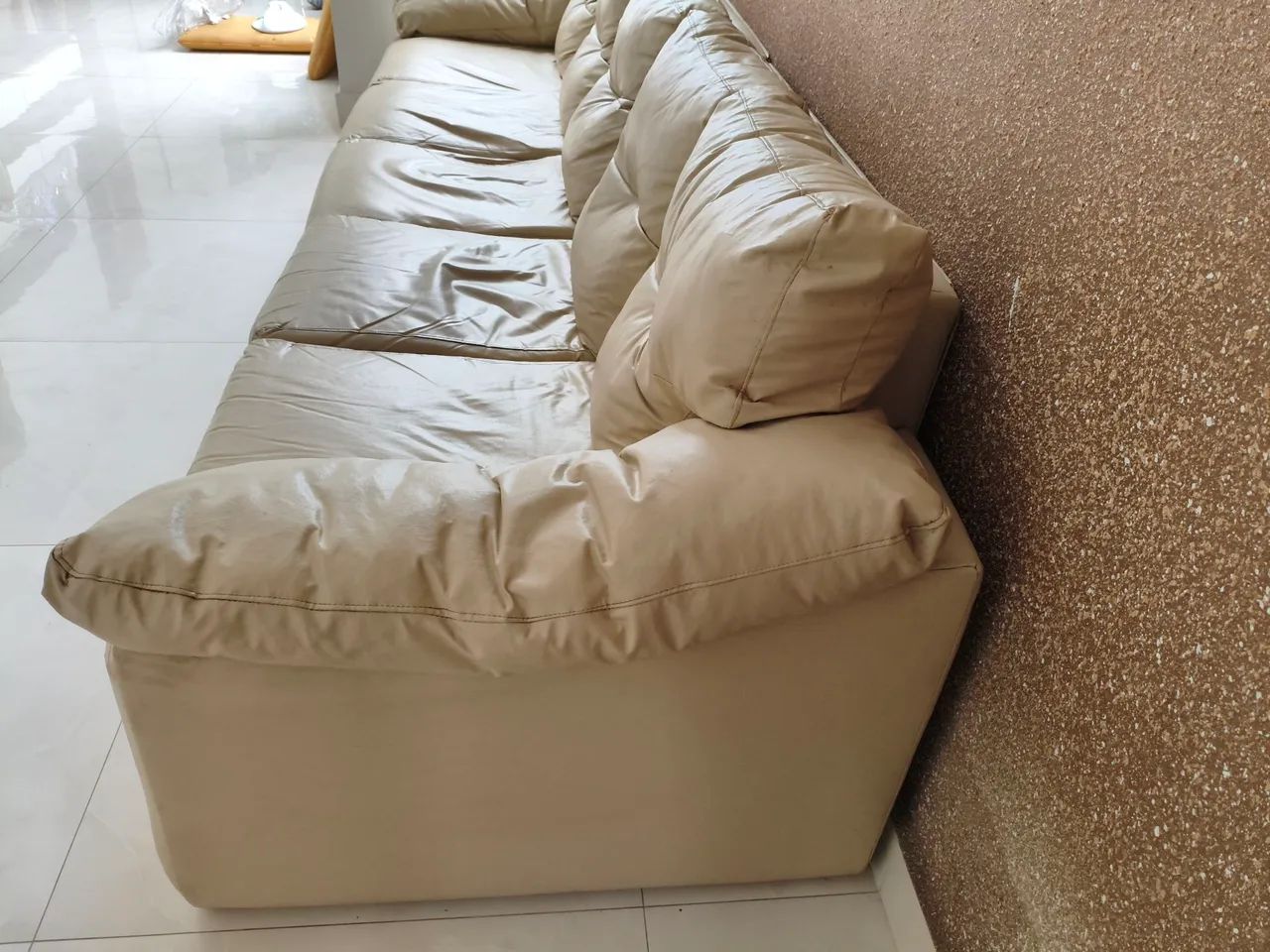 Vendo sofá couro berge - Foto 2