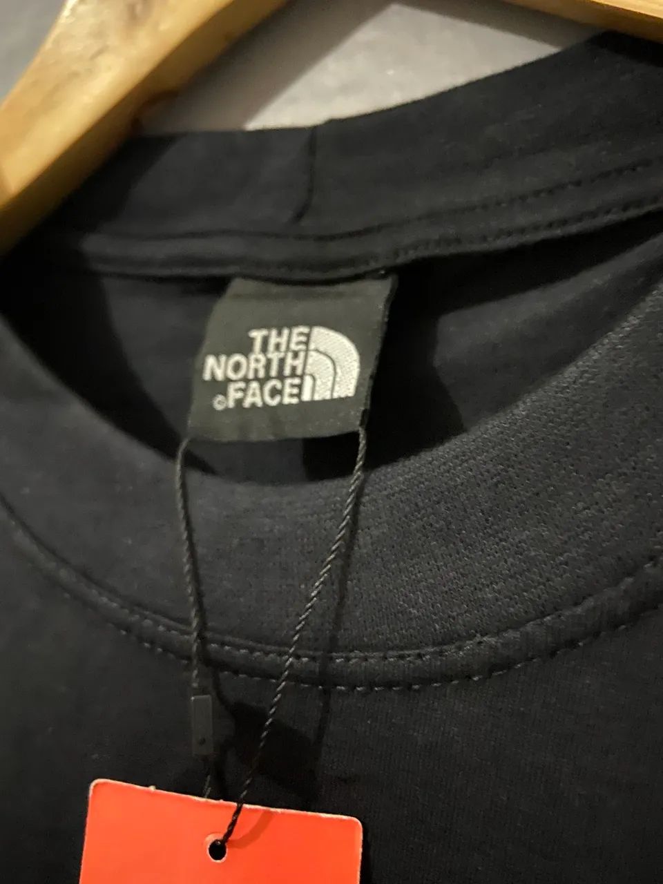 Camiseta The North Face "Mountain" - Foto 4