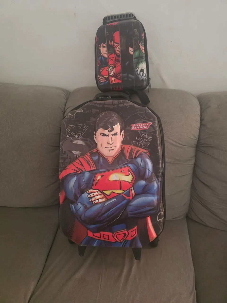 Vendo a mochila e a lancheira. Bem conservados - Foto 2