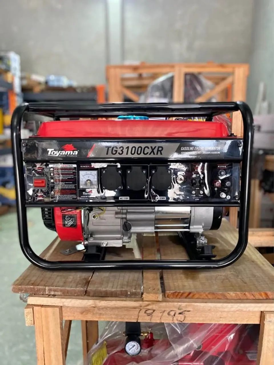 Gerador de Energia a Gasolina 3.1 kVA Toyama 220v Mono - Novo/Loja