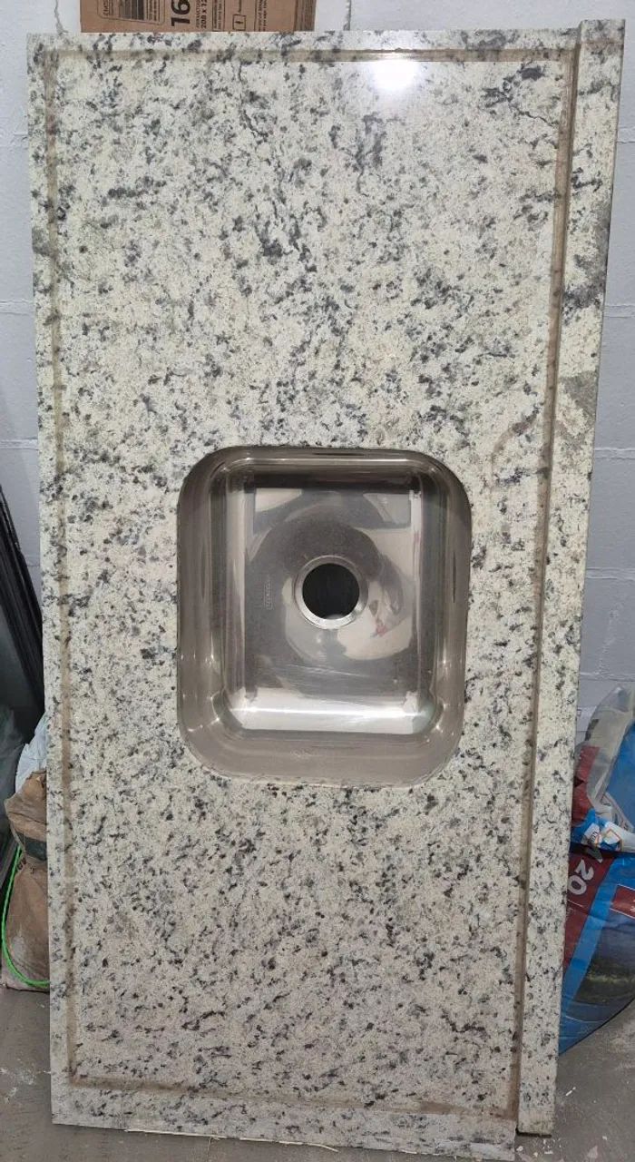 Pia de granito branco dallas com cuba inox 