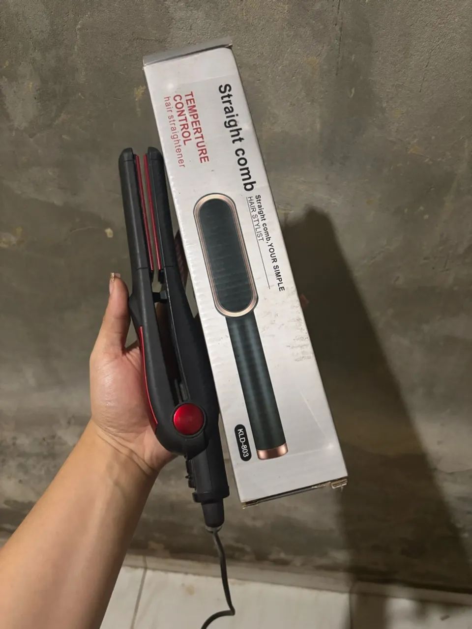 Kit com prancha e escova secadora 