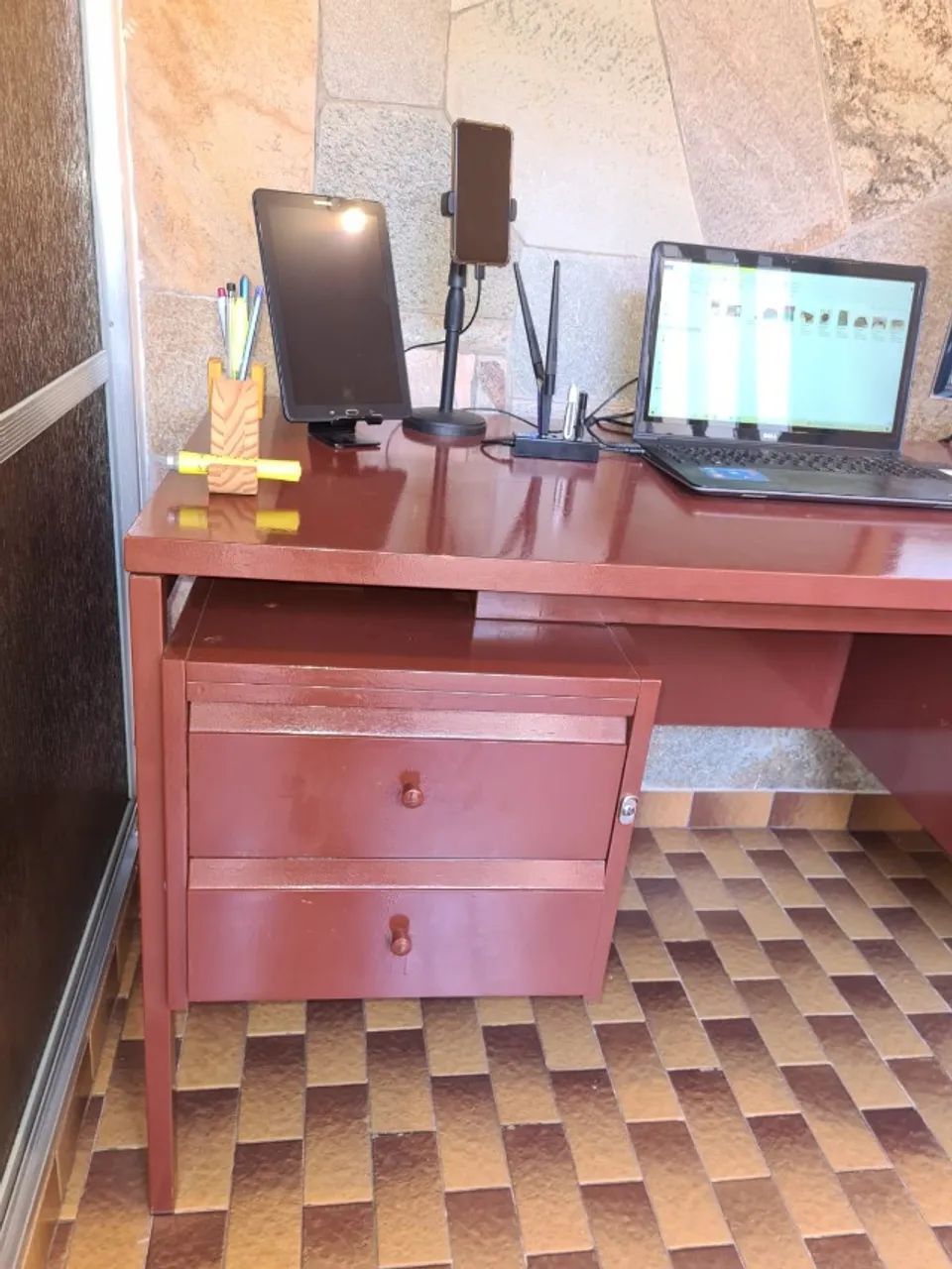 Mesa de escritório marrom - Foto 3