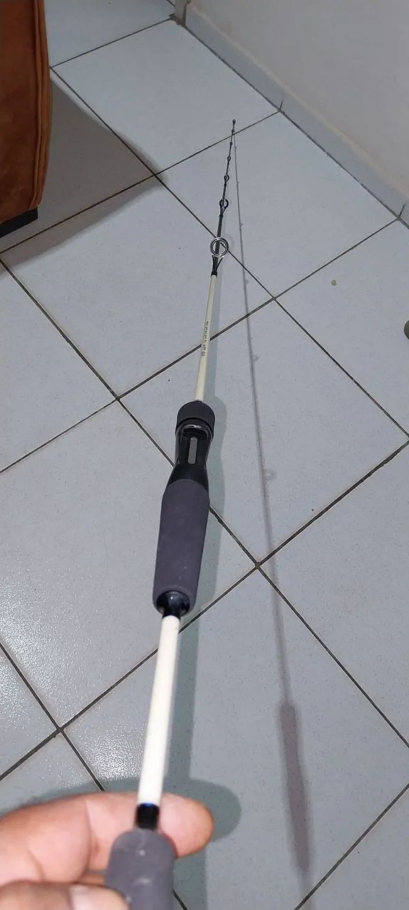 Molinete é  vara pesca  - Foto 2