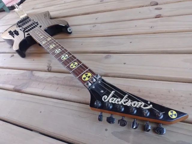 Guitarra Jackson JS20 Floyd Rose Captação Cabrera - Foto 4