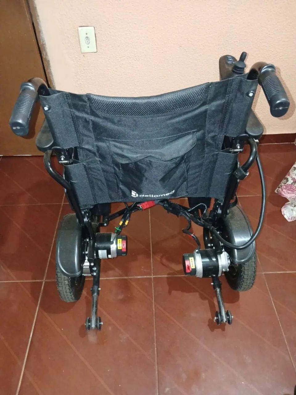 Cadeira de rodas motorizada - Foto 2