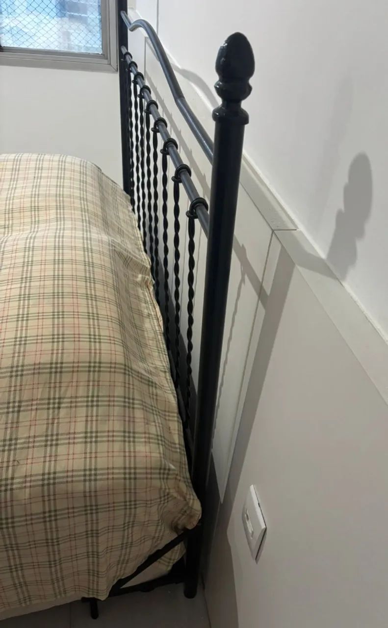 Cabeceira de Cama Queen em Metal - Estilo Clássico - Foto 3