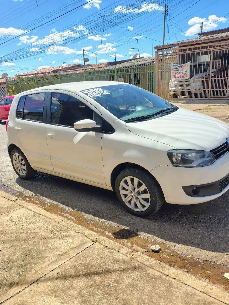Volkswagen Fox Fox 1.0 Mi Total Flex 8V 3p 2013