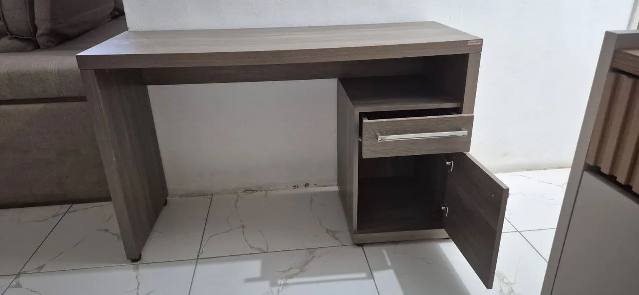 Escrivaninha / Mesa de Escritório com 2 Gavetas - Excelente Estado - Foto 2