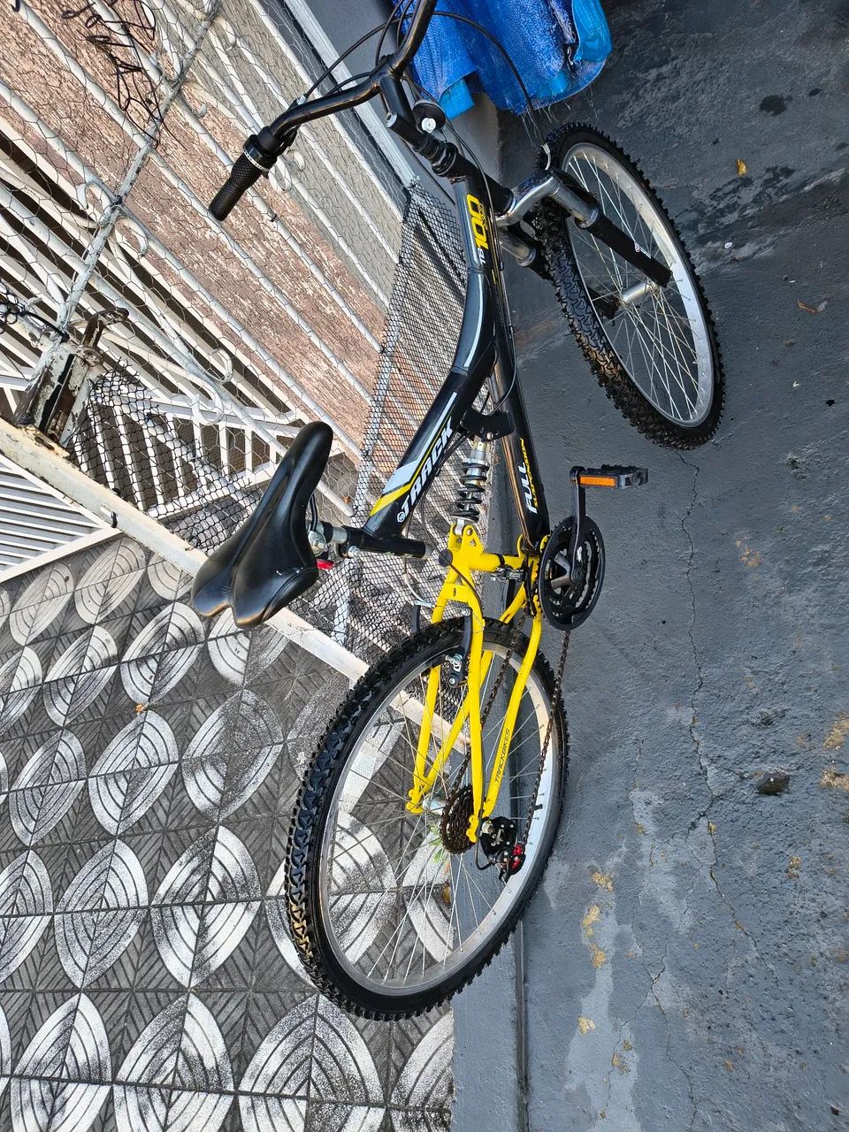 Bicicleta Track aro 26 com suspensão  - Foto 2