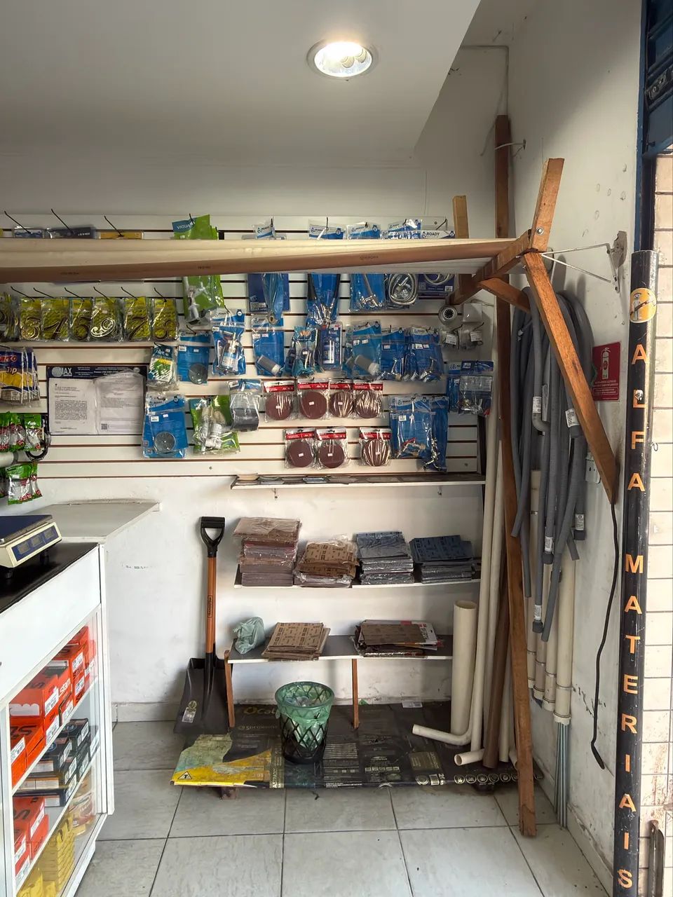 Passo ponto da loja de materiais com produtos - Foto 2