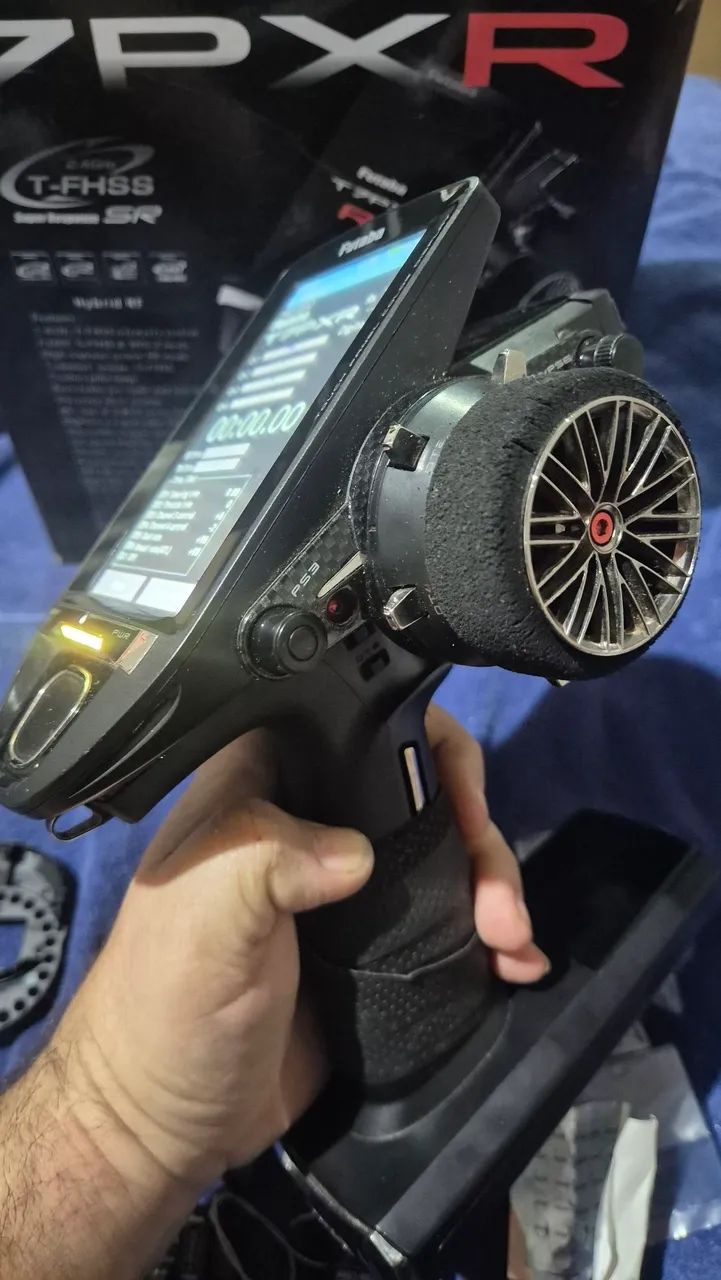 Rádio Futaba 7pxr com 5 receptores + bateria  - Foto 3