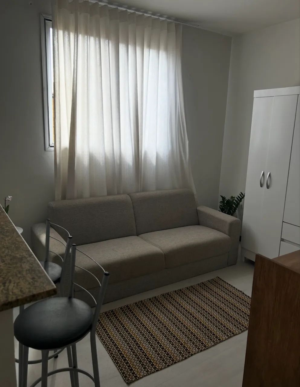 Flat  sem móveis perto da Praia 