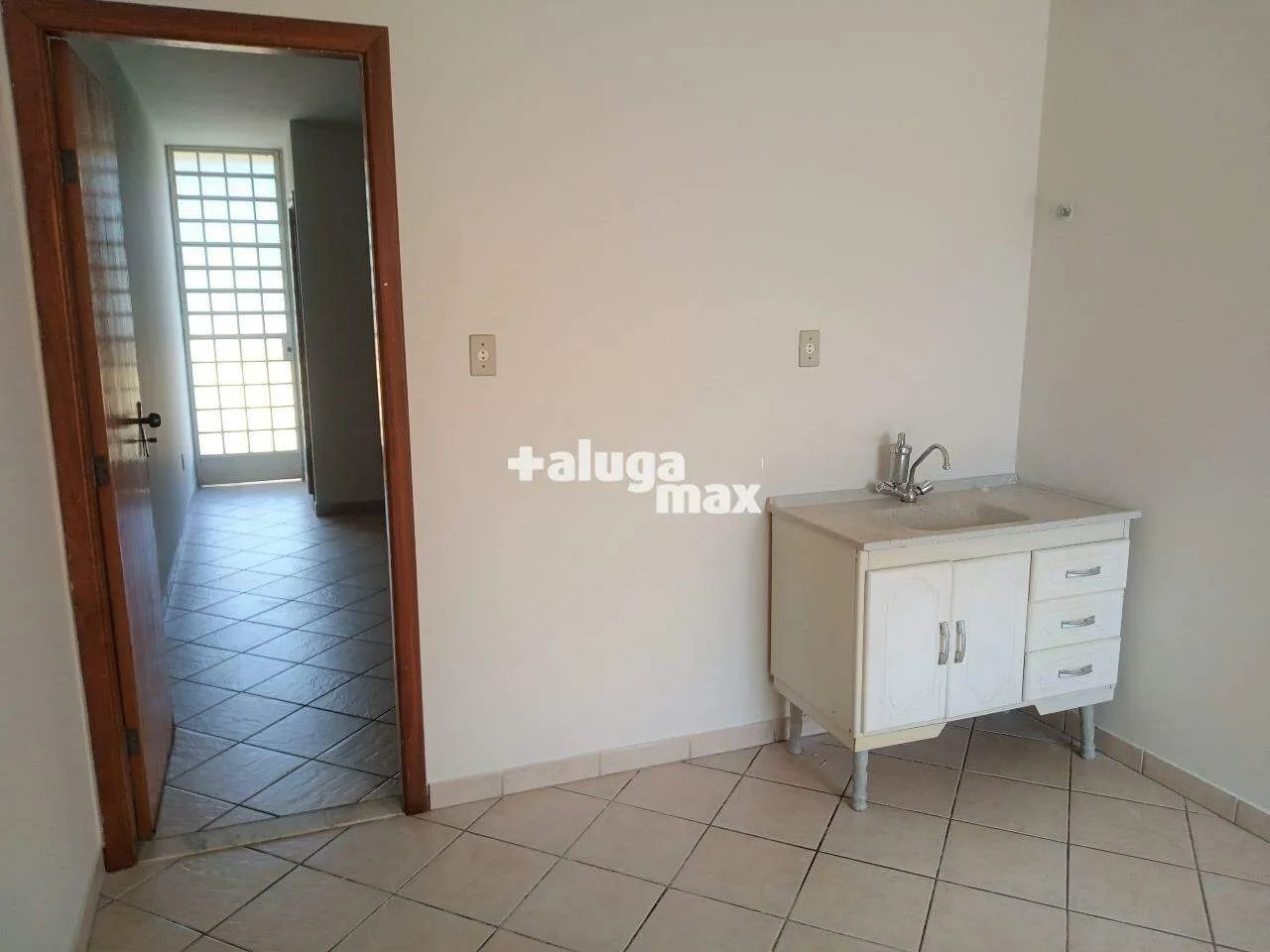 Aluguel - Casa de 01 quarto (suíte) no Estoril - Foto 5