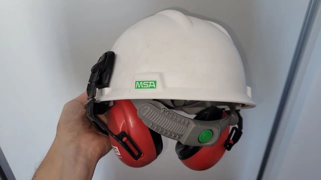 Capacete msa com carteira pushkey e abafador - Foto 2