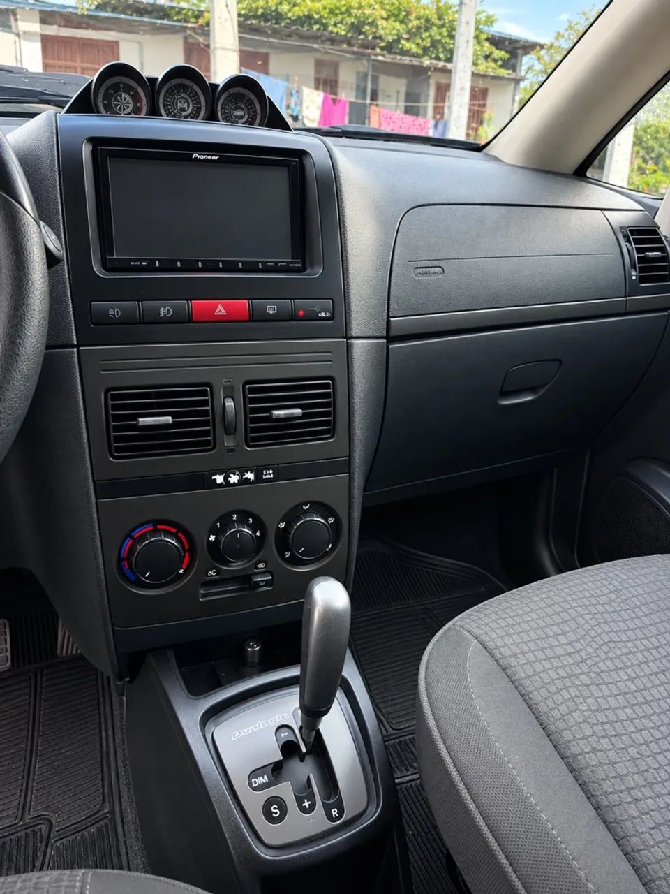 Fiat Idea Adv./ Adv.lock.dualogic 1.8 Flex 5P 2011 - Foto 5