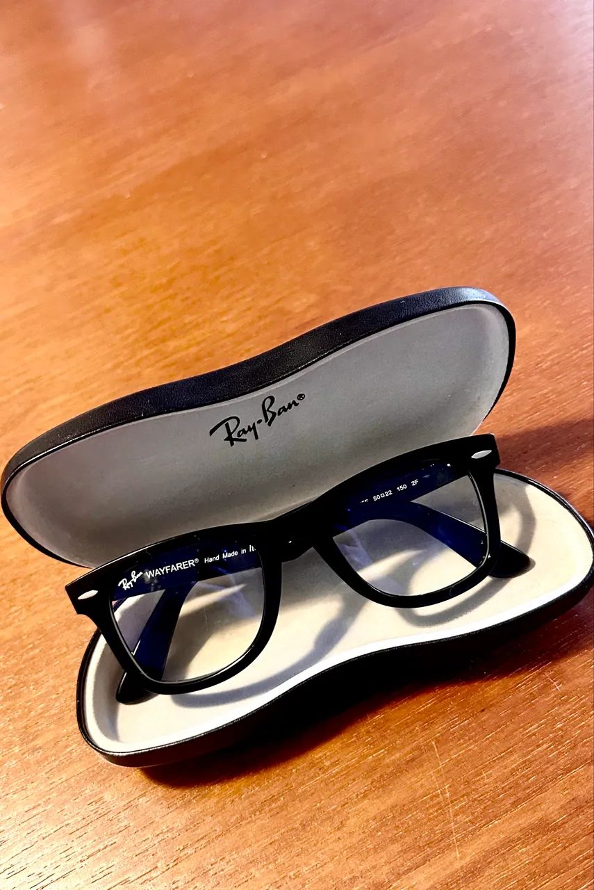 Óculos Rayban Wayfarer sem uso