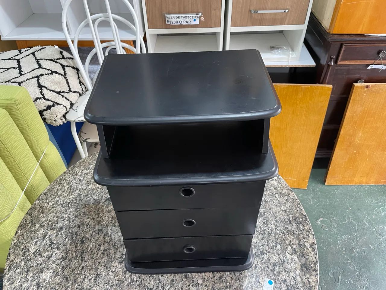 Mesa de Cabeceira Preta com 3 Gavetas EJ Móveis  - Foto 2
