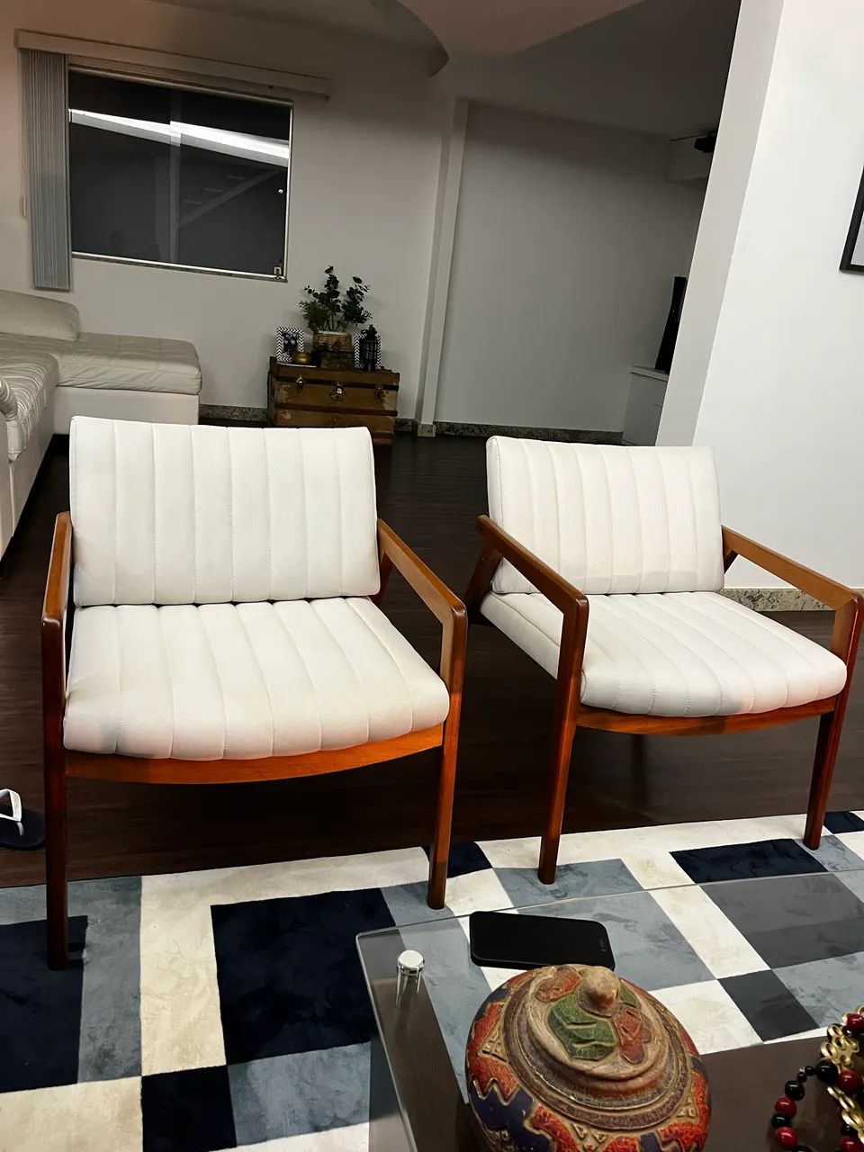 Conjunto de poltronas em madeira - Foto 2