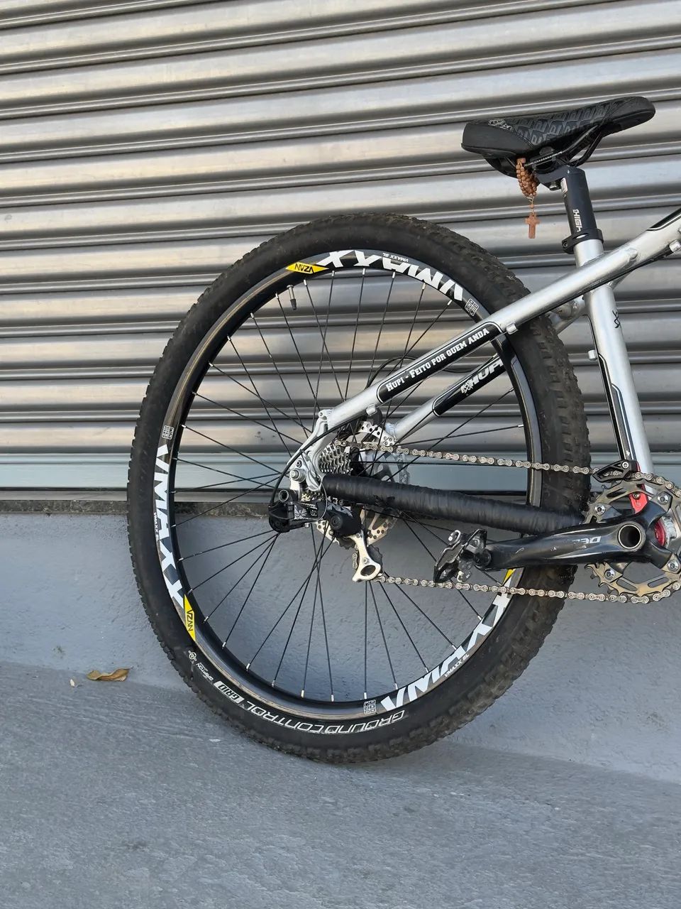 VENDE-SE Hupi Naja ano 2019 conservada com roda aro 29 - Foto 3