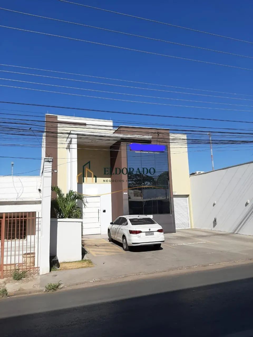Prédio comercial no Centro de Cuiabá - 9 salas disponíveis - Estacionamento privativo - Foto 3