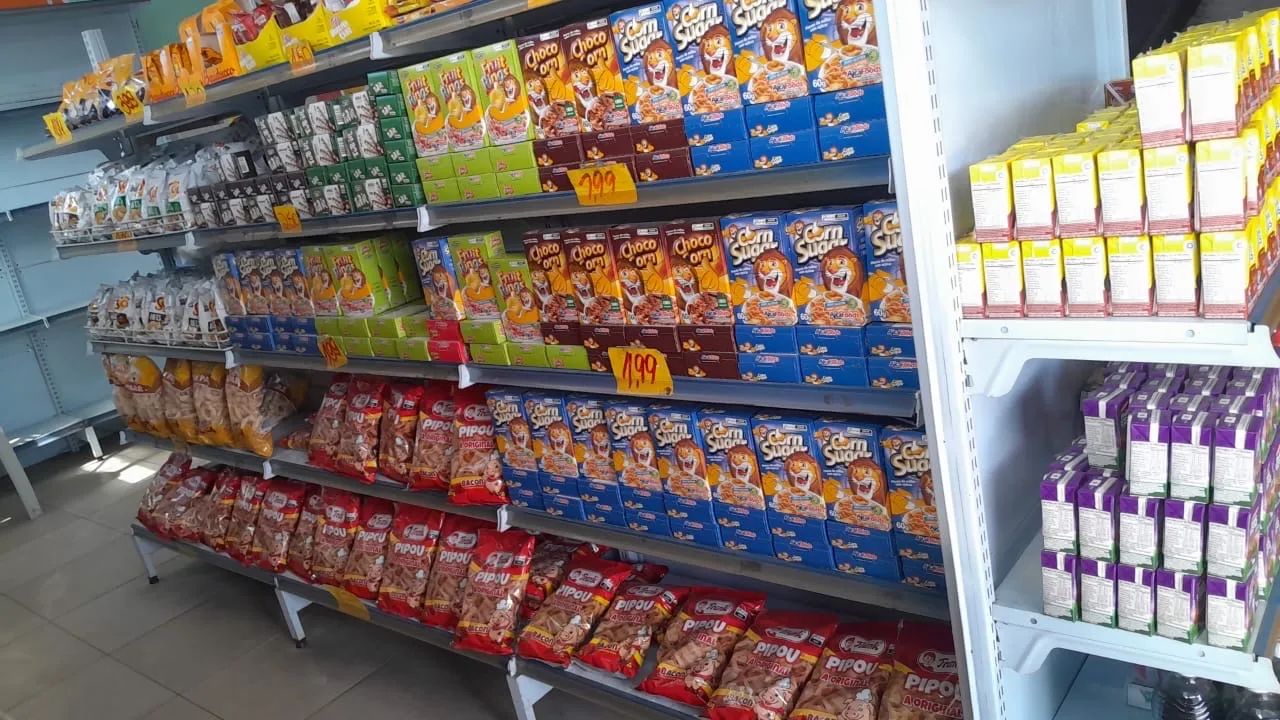 Loja completa de Gôndolas para Mercado / Mercearia - Excelente Estado - Parede e Centro - Foto 2