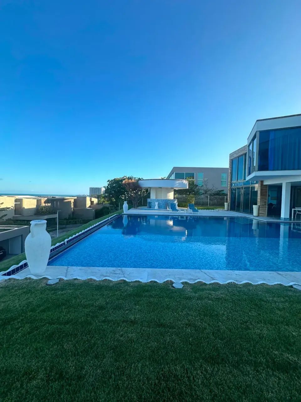 SN vende uma casa totalmente deslubrante e luxuosa