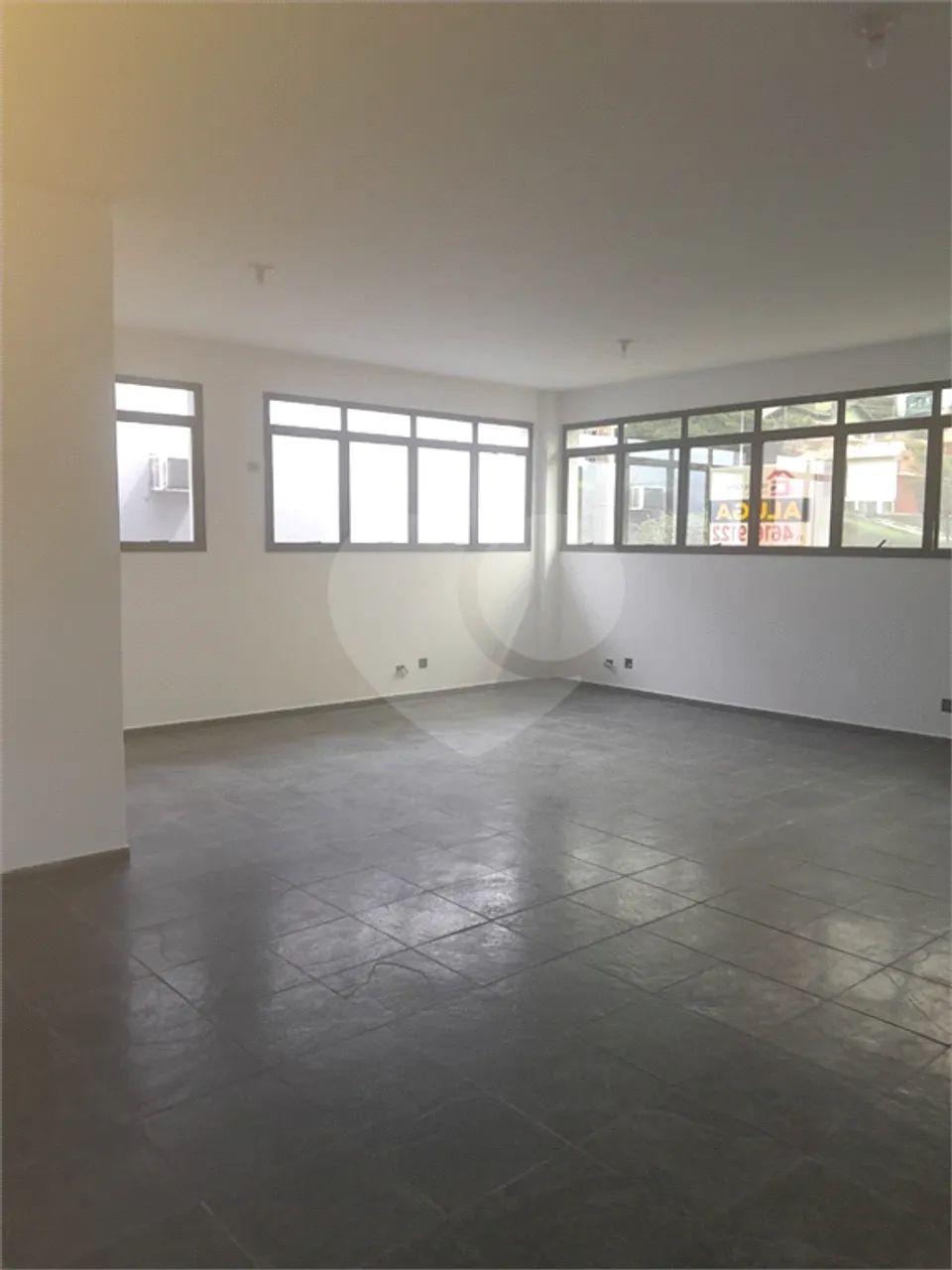 Alugo sala com 60,00 metros quadrados na Granja Viana - Foto 2