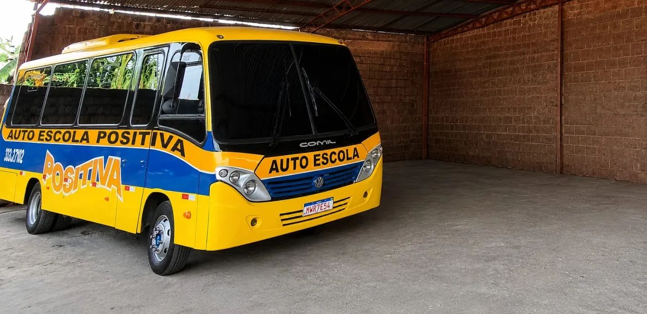 VENDE-SE MICRO-ÔNIBUS VOLKSWAGEN COMIL