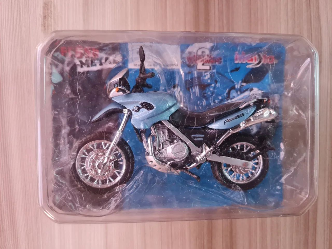Miniatura de moto Maisto