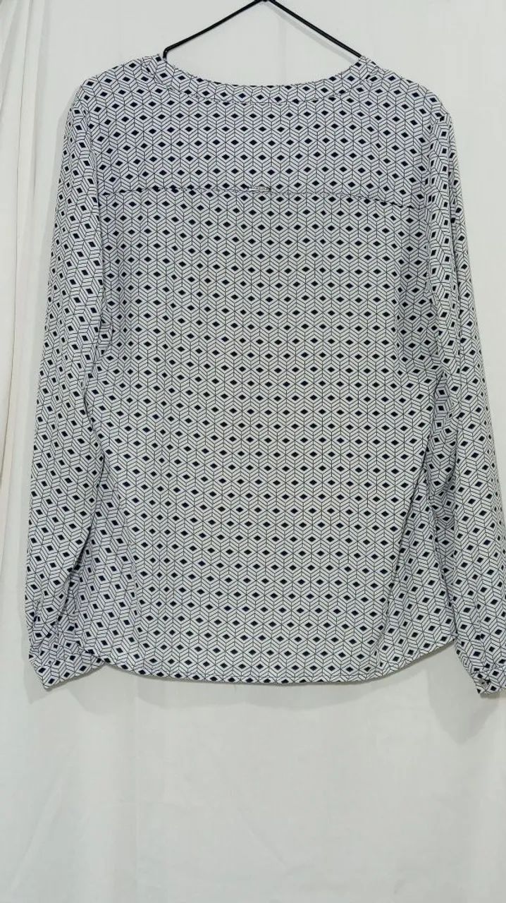 Blusa estampa geometrica - Foto 2