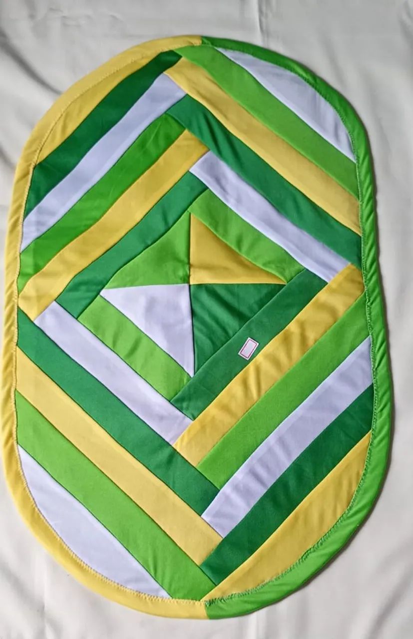 colcha de retalhos e almofadas tapetes  - Foto 5