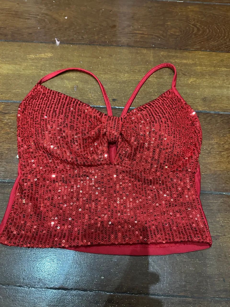 Cropped Vermelho de Paetês com Laço - Foto 3