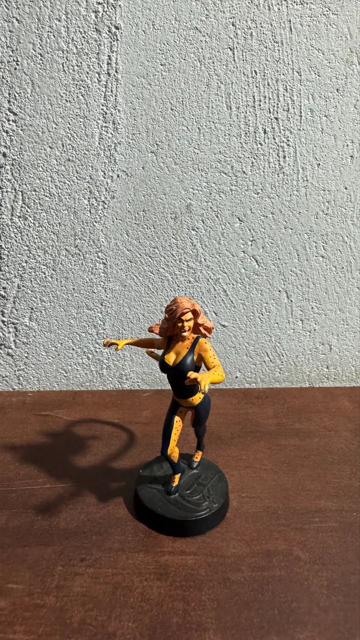 Miniatura Dc Eaglemoss -  Mulher Leopardo ( Edição: 97 )