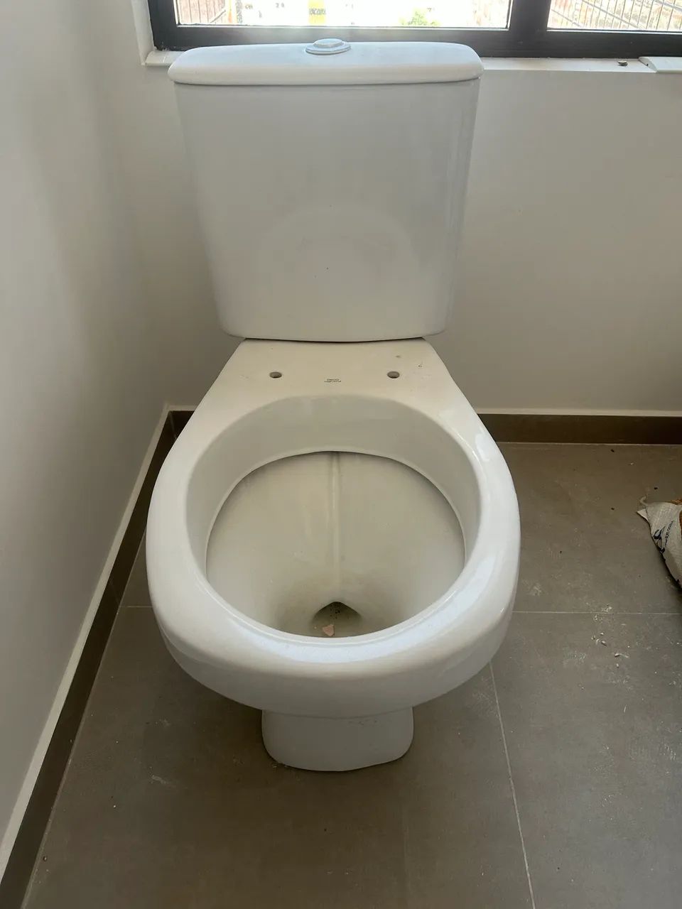 Vaso sanitário DECA com caixa acoplada  - Foto 4
