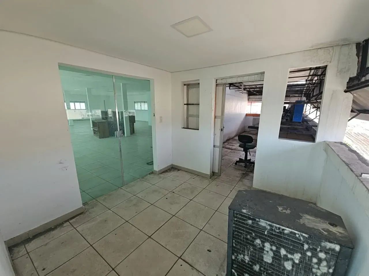 Predio Comercial - Com Salas disponiveis no primeiro andar - Foto 5