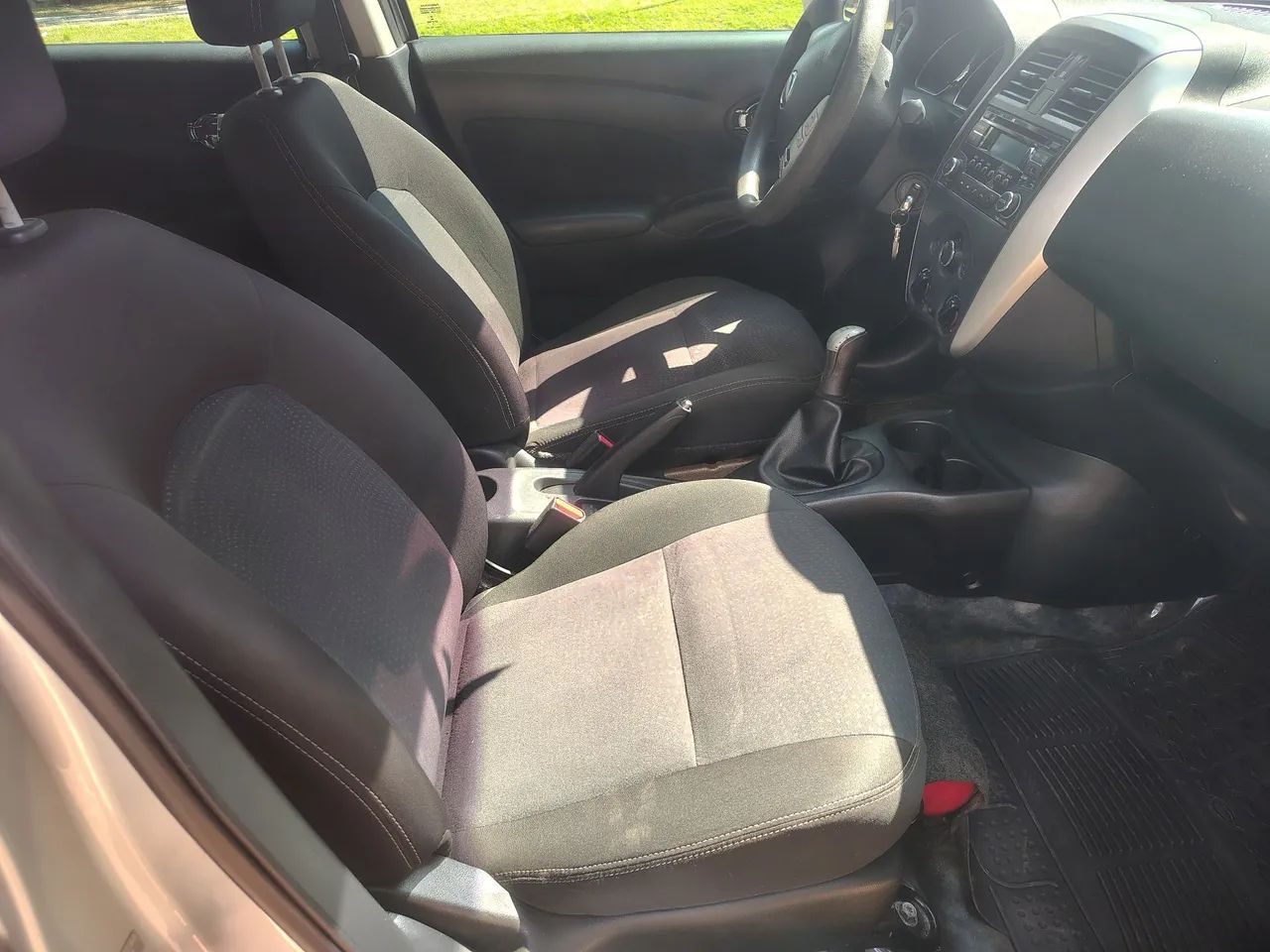 Nissan Versa SV 1.6 16V Flexstart 4P Mec. 2016 - Foto 5