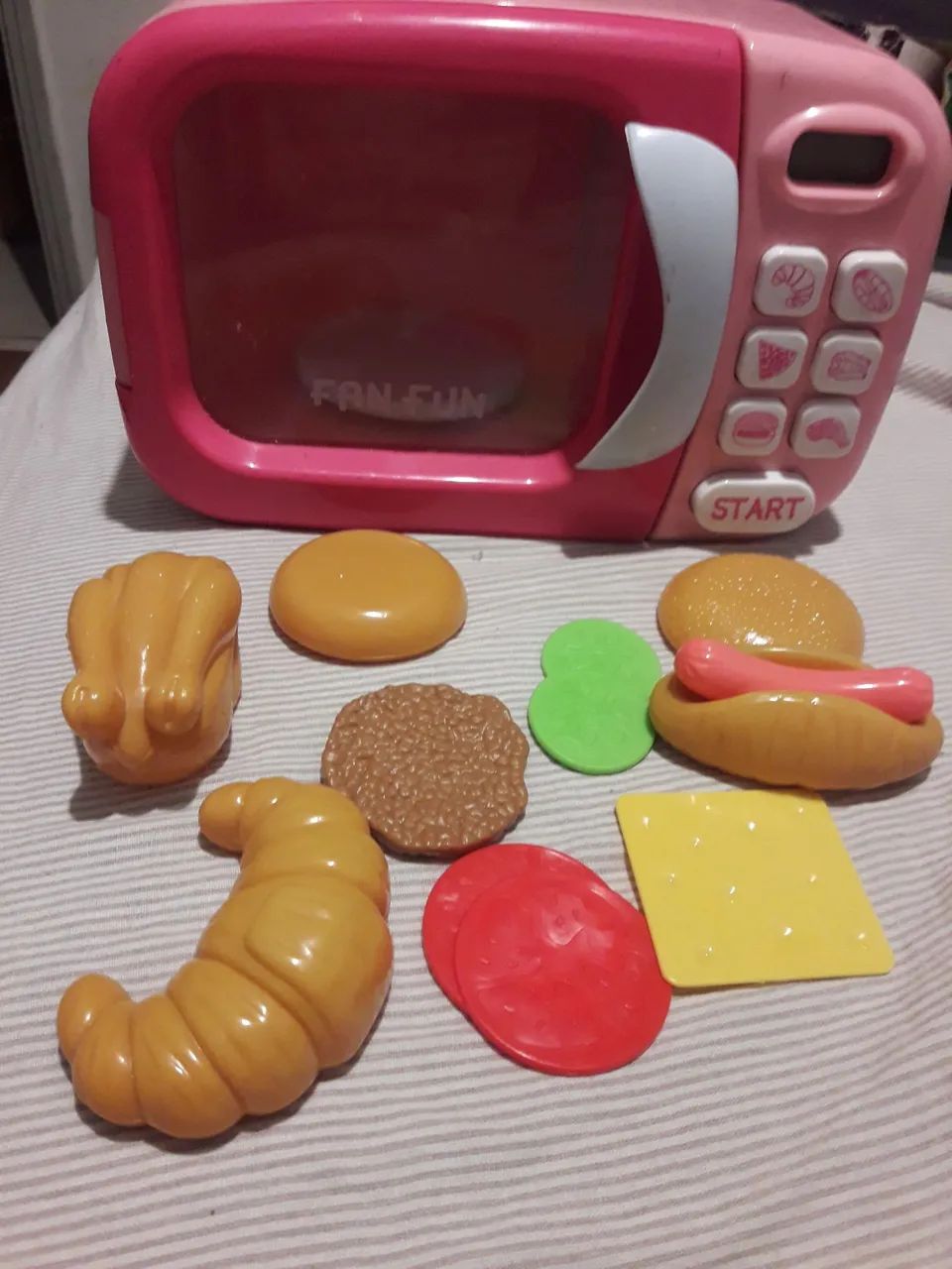 Brinquedo eletrônico forninho microondas 