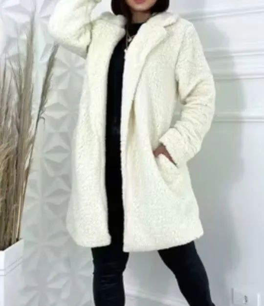 Vendo casaco Teddy feminino novo