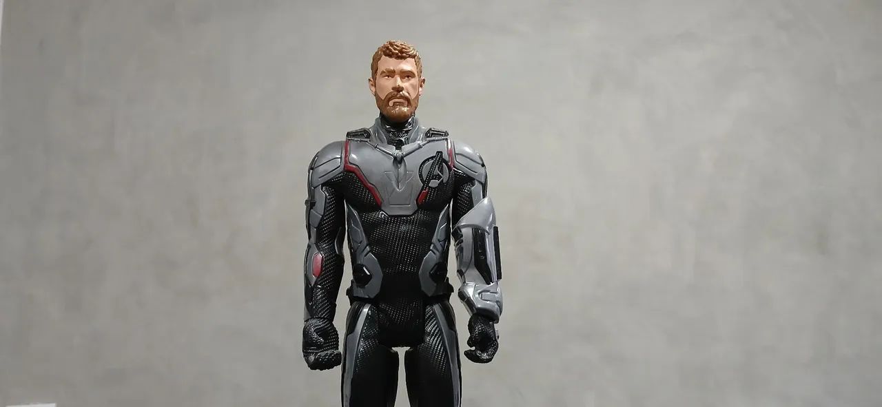 Boneco Thor avengers 30cm hasbro