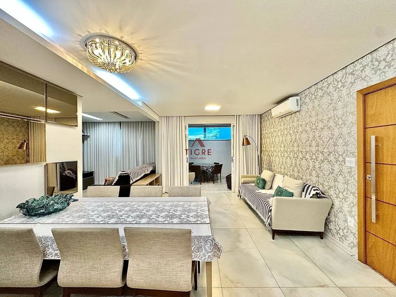 Apartamento com 3 Quartos à Venda, 165m²